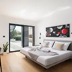 Vivi Rent - Old Olive Iv Villa