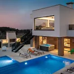 Vivi Rent - Old Olive Iv Villa *