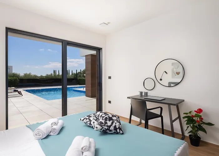 Vivi Rent - Old Olive Iv * فودنيان